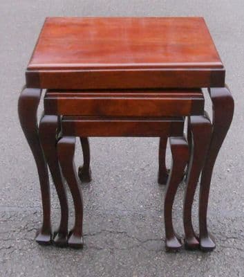 Mahogany Nest of Three Coffee Tables with Bold Cabriole Legs