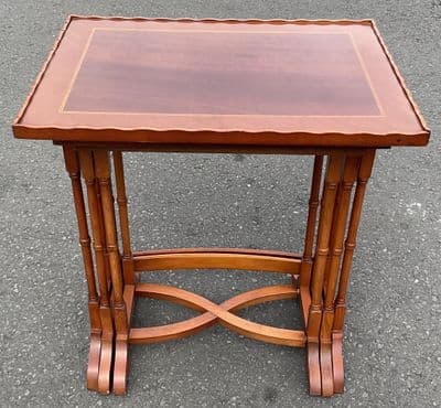 Nest of Three Coffee Tables with Fluted Edge