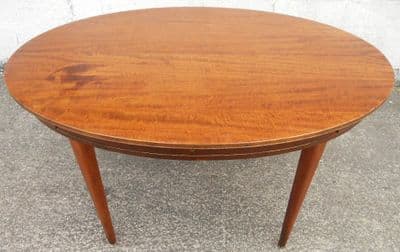 Oval Mahogany Extending Dining Table to Seat Six
