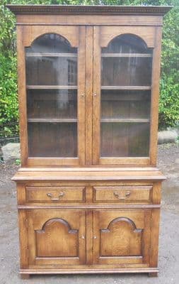 Quality Oak Cabinet Bookcase