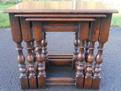 Quality Oak Nest of Three Coffee Tables