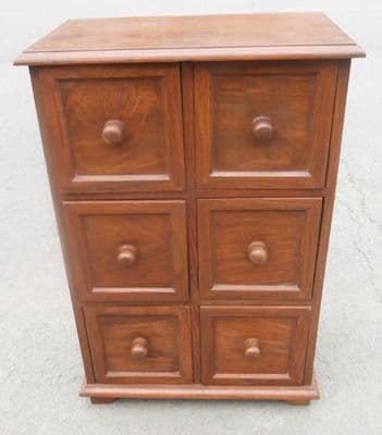 Small Oak Narrow Chest of Drawers