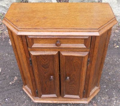 Small Oak Side Cupboard