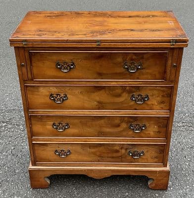 Yew Batchelor Chest of Drawers