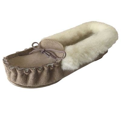 Moccasin Slippers Fur Lined Size 5 Beige Hard Sole