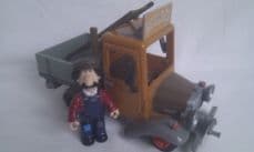 Adorable Postman Pat Greendale 'Ted Glen Builder Truck & Ted Glen Figure'