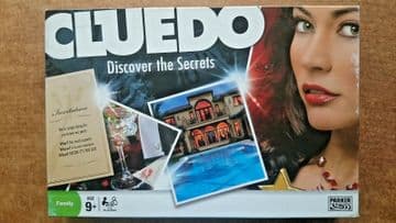 Cluedo Board Game Discover the Secrets  by Parker 2008 Edition
