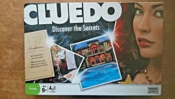Cluedo  Game Discover the Secrets  by Parker (2008)
