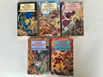 Terry Pratchett 5 X Discworld Book Collection Job Lot