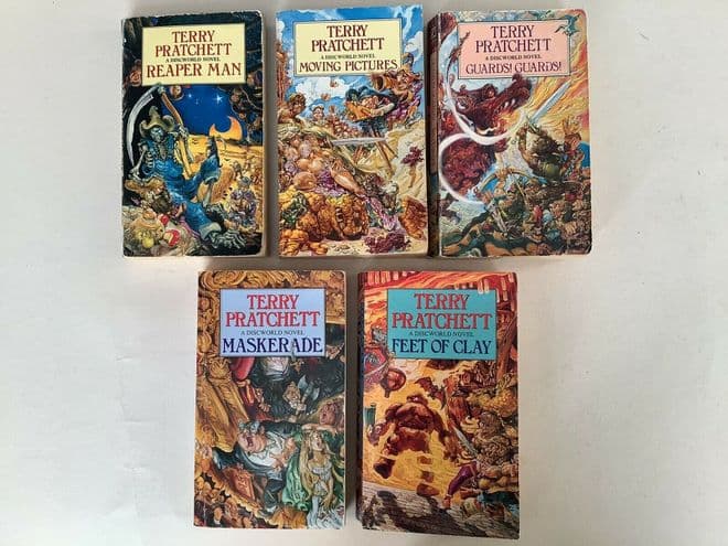 Terry Pratchett  5 X Discworld Book Collection Job Lot