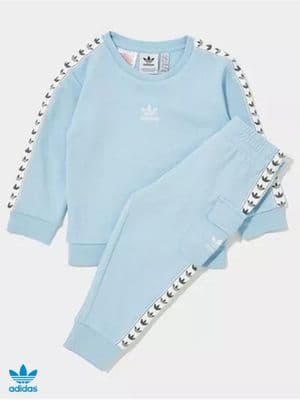 Junior Adidas ‘Trefoil’ Sets (IQ4699) x2: £14.95