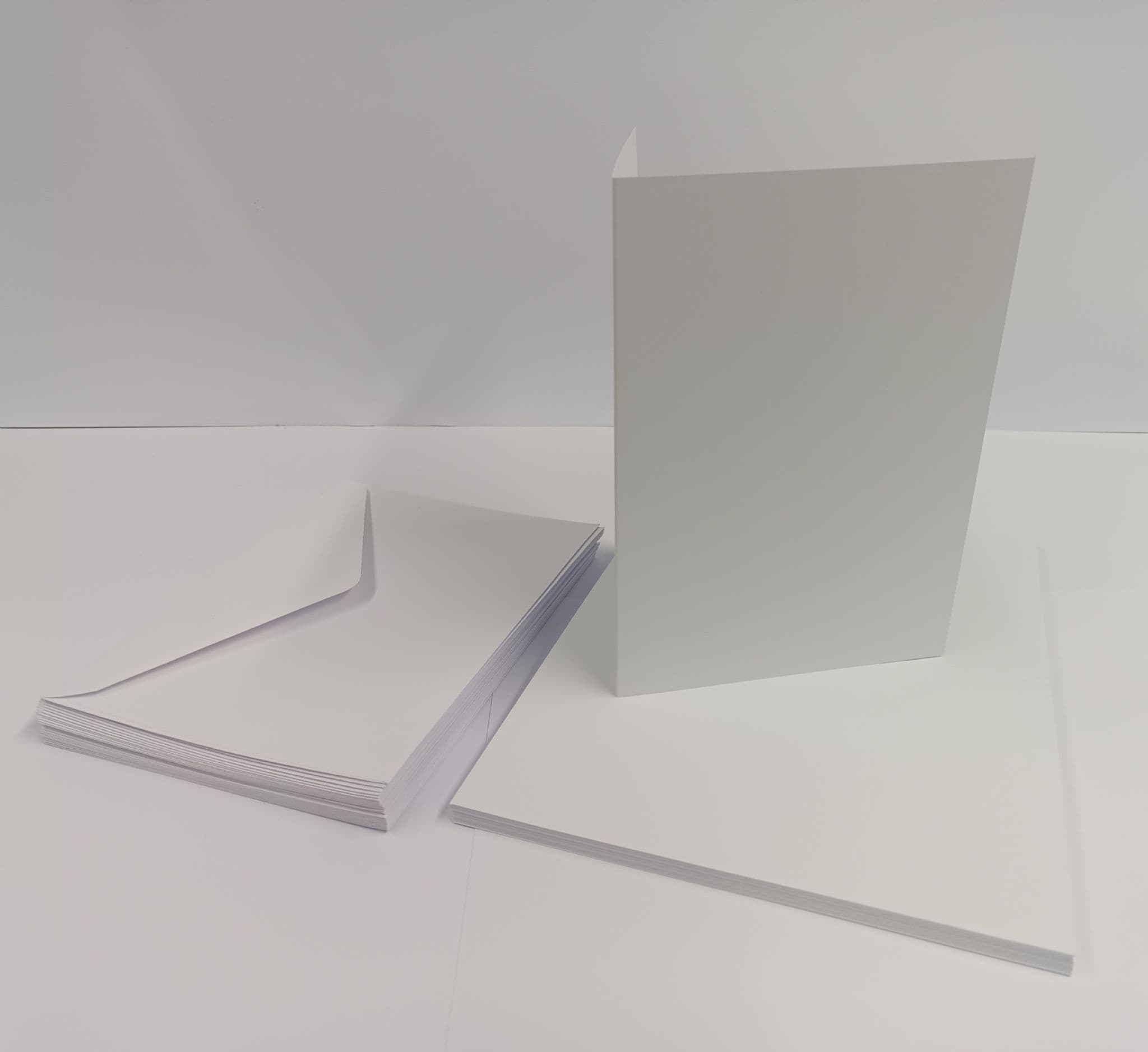 25 Pack A5 Pre-Creased White Blank Cards 300gsm & Envelopes 100gsm