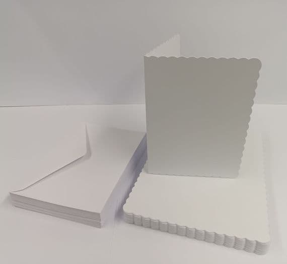 50 Pack A6 Pre-Creased Scalloped White Blank Cards (250gsm) & Envelopes (100gsm)