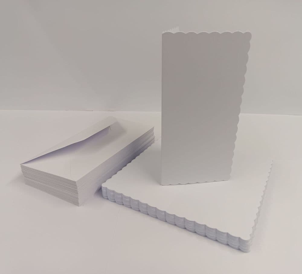 50 Pack DL Pre-Creased Scalloped White Blank Cards 250gsm & Envelopes ...