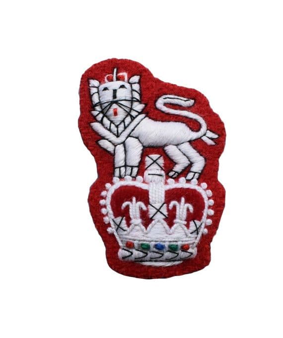Badge Army Beret Badge white on Red