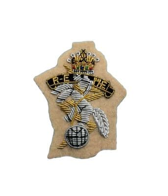 REME Royal Electrical Mechanical Engineers Officers Beret Badge Light Sand R2355