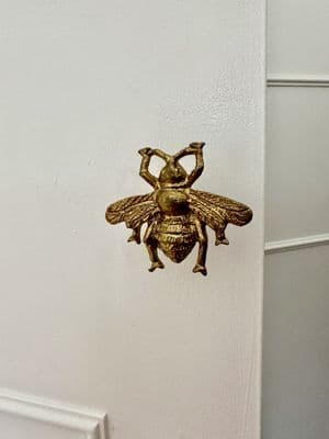 Metallic Gold Bee Knob Antique Style Cupboard Drawer Knob Door Handle