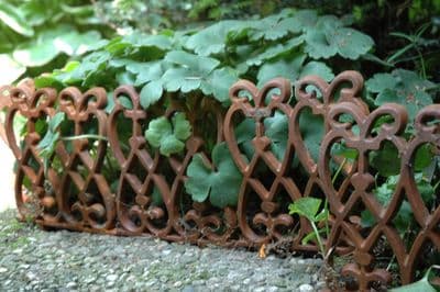 Ornate Cast Iron Brown Lawn Garden Edging Edge 27.5 x 14cm