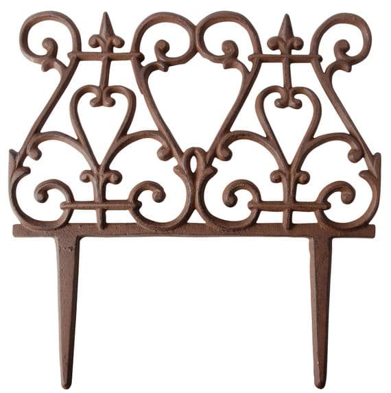 Ornate Heart Cast Iron Lawn Garden Edging Edge 27 x 26.5 cm