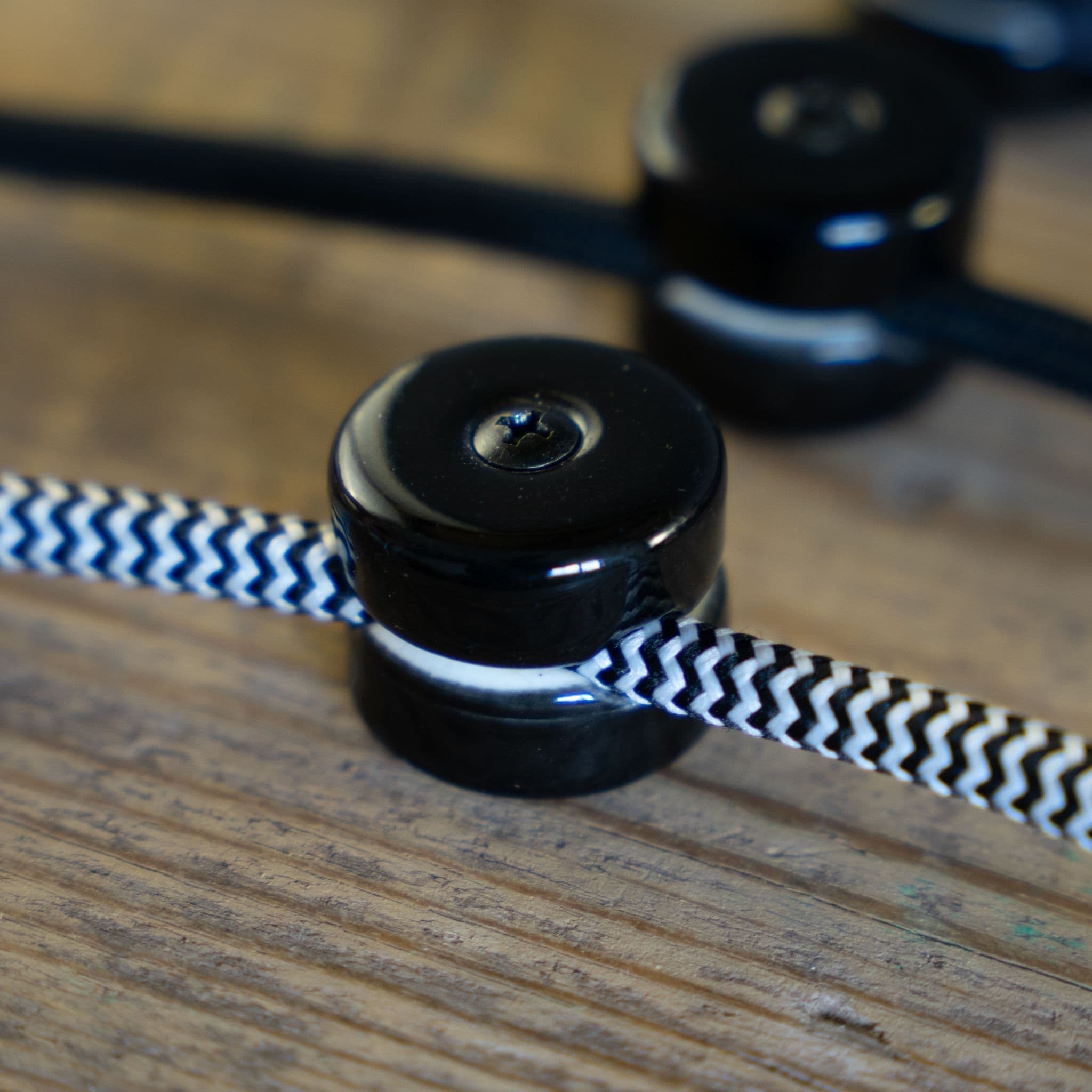 BLACK Porcelain Guide for Round Cable
