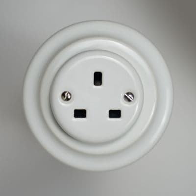 Porcelain Single Wall Mains Socket - White