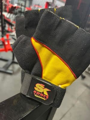 GYM AND CYCLING GLOVE WITH WRAPAROUND YELLOW