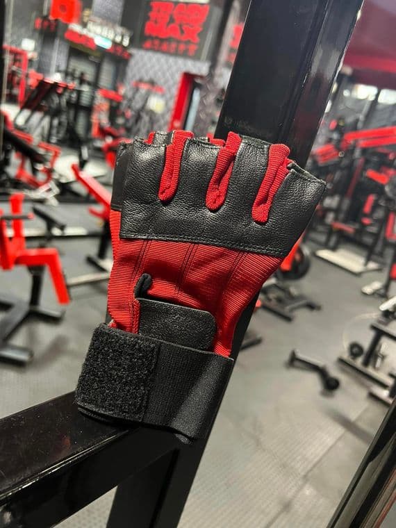 VYOMAX® SPANDEX GLOVES WITH WRAPAROUND WRIST SUPPORT (PAIR) RED
