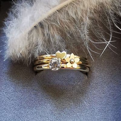 4mm Diamond,  9ct Gold Forget Me Not Heart Memorial Ring - Ash/Hair Hidden