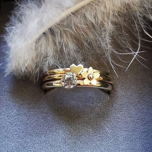 4mm Diamond,  9ct Gold Forget Me Not Heart Memorial Ring - Ash/Hair Hidden