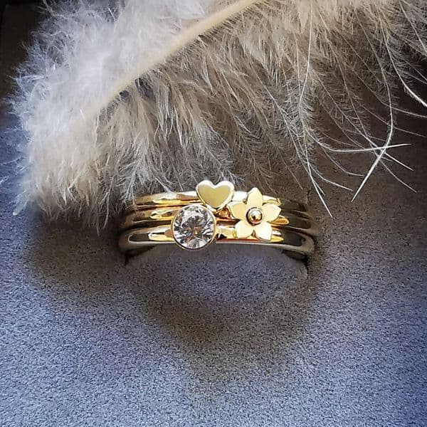 4mm Diamond,  9ct Gold Forget Me Not Heart Memorial Ring - Ash/Hair Hidden