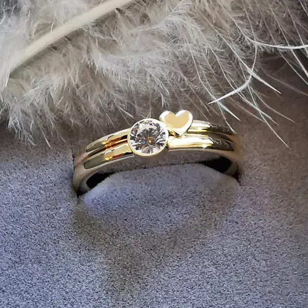 4mm Diamond, 9ct Gold Heart  Memorial Ring -Ash/Hair Hidden