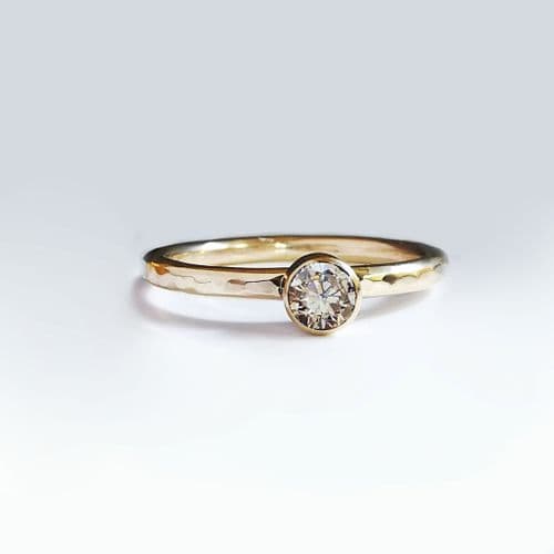 4mm Diamond Ash /Hair 9ct Gold Classic And Simple Memorial Ring