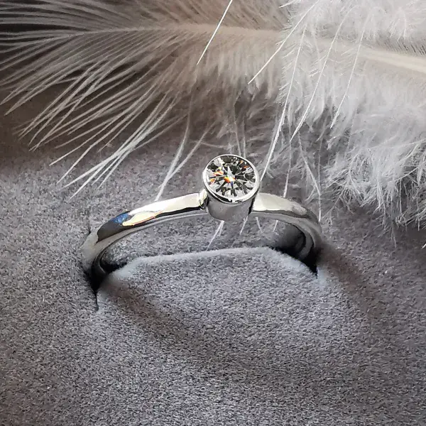 4mm Diamond, Silver Memorial Ring - Ash/Hair Hidden