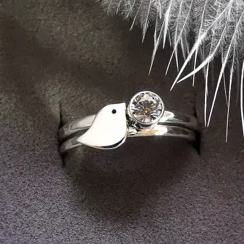 4mm Diamond,  Silver Robin Memorial Ring - Ash/Hair Hidden
