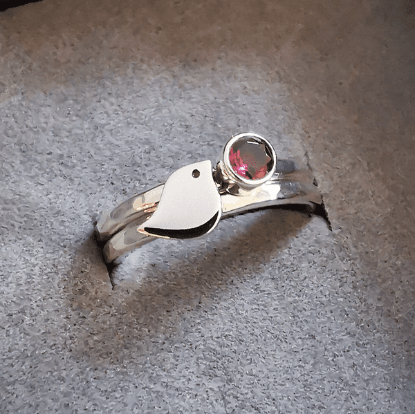 4mm Gemstone And Ash/Hair Little Robin Memorial Ring