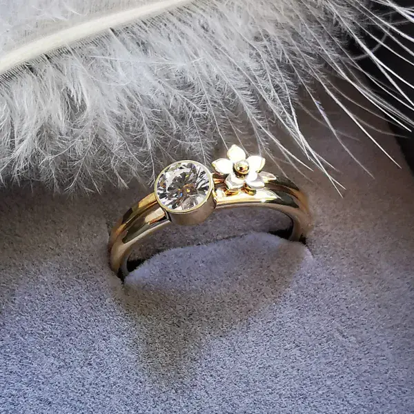5mm Diamond, 9ct Gold Forget Me Not Memorial Ring - Ash/Hair Hidden