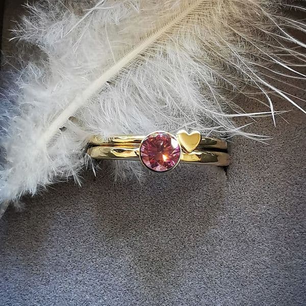 5mm Diamond, 9ct Gold Heart Memorial Ring- Ash/Hair Hidden