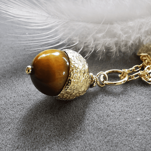 9ct Gold Tigers Eye Acorn Urn Pendant
