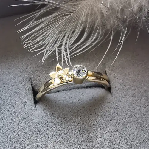 Special Price 3mm Diamond, 9ct Gold Forget Me Not Memorial Ring - Ash/Hair Hidden