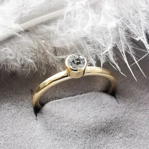 Special Price 4mm Diamond, Ash /Hair Hidden  9ct Gold Classic And Simple Memorial Ring