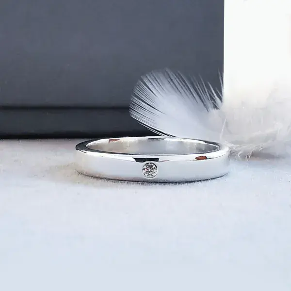 Unisex 2mm Diamond Ash 4mm Silver Flat Rings