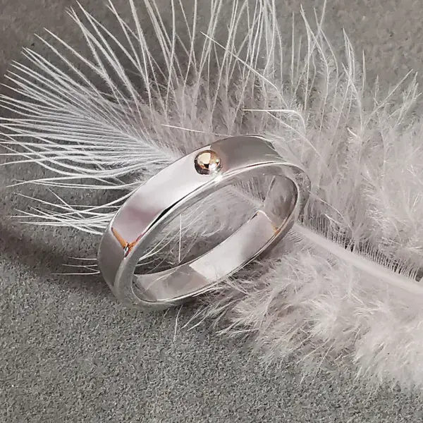 Unisex 4mm Silver and 14ct Gold Memorial Ring Ashes Hidden.