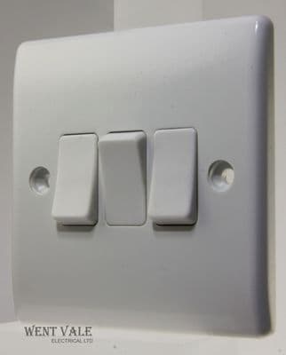 BG Nexus - 843-01 - 10ax 3 Gang 2 Way Plate Switch New