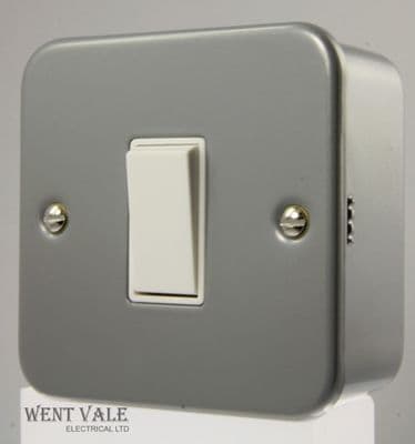 Click Essential Metalclad - CL011B - 1 Gang 2 Way Surface Mounted Switch