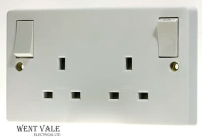 Crabtree Capital Series 4000 - 4307 - 13a Twin Socket with Outboard Switches