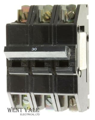 Dorman Smith Loadmaster Series 15 Range - LM3P30 - 30a Type 3 Triple Pole MCB