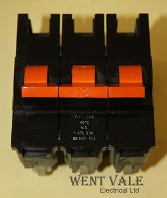 Federal Electric - CNA3P10 - 10amp Type 3 Triple Pole MCB Used
