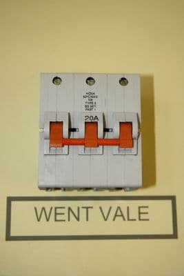 Federal Electric - HCNA3P20 - 20a Type 3 Triple Pole MCB Used