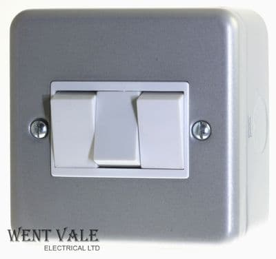 Greenbrook Metalclad Range - MC132 - 10a Surface Mounted 3 Gang 2 Way Switch New