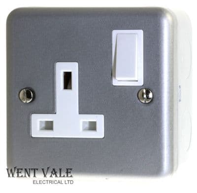 Greenbrook Metalclad Range - MC611 - 13a Single D/Pole Switched Metalclad Socket